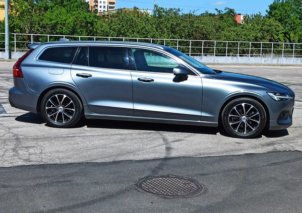 Volvo V60 cena 92900 przebieg: 60000, rok produkcji 2019 z Radom małe 781